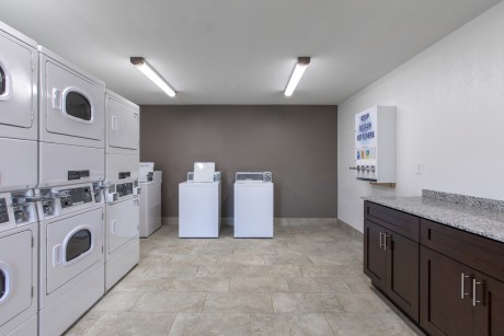 Studio 6 Greenville - Guest Laundry